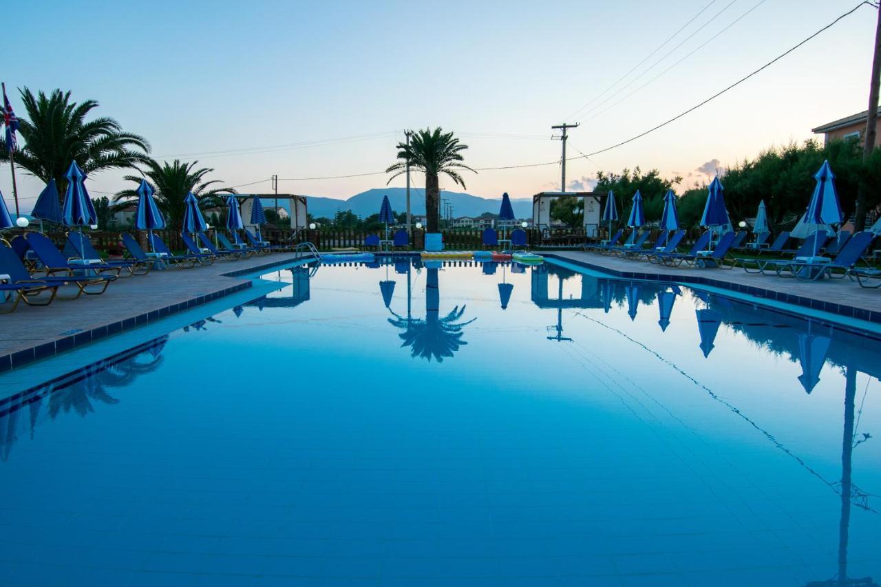 Costas Hotel Каламакі Екстер'єр фото