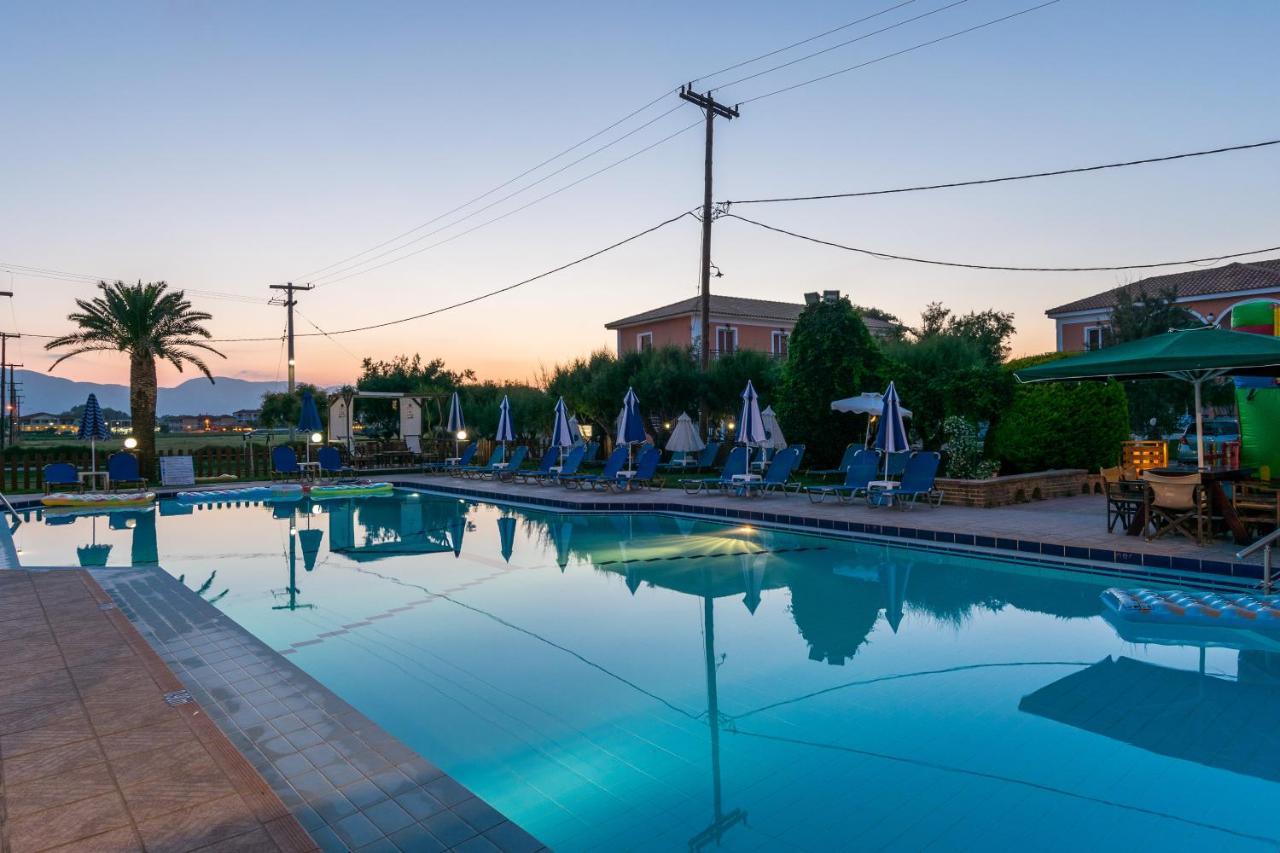 Costas Hotel Каламакі Екстер'єр фото