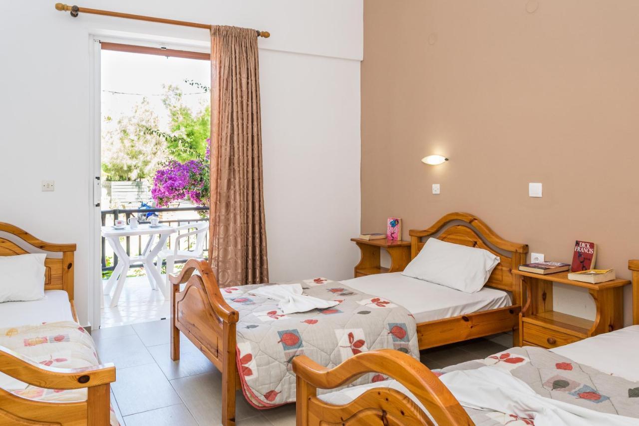 Costas Hotel Каламакі Екстер'єр фото